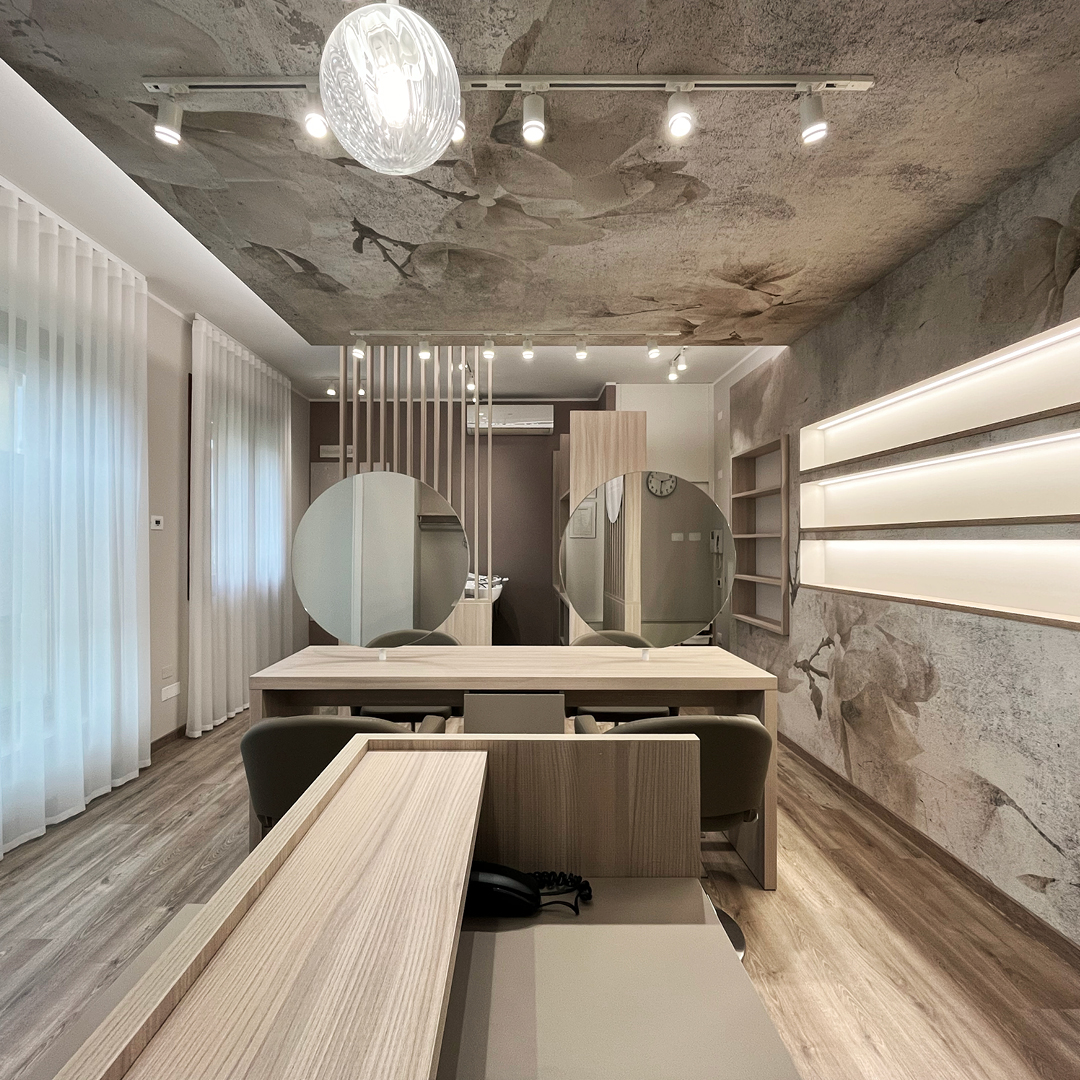 Immagine dell'area stilistica con visuale anche sulla reception 